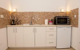 Ina Apartments
